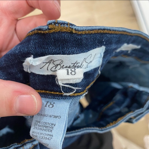 Arula Shorts Sz 18 - Picture 2 of 2